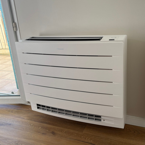installation-d-une-climatisation-reversible-daikin-en-console-a-st-cyr-sur-mer